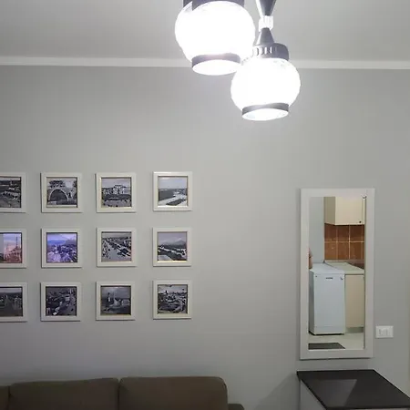 Collection Komuna E Parisit Private Parking * טיראנה