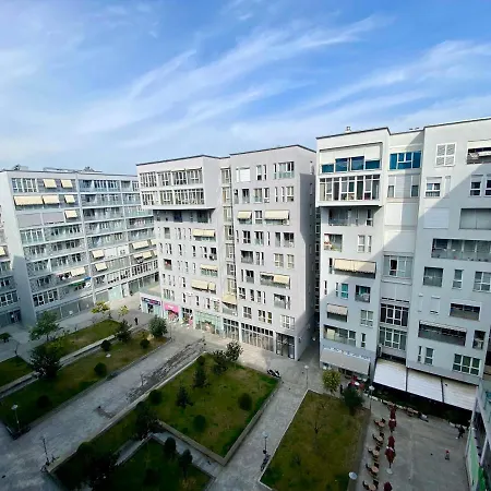 Collection Komuna E Parisit Private Parking דירה