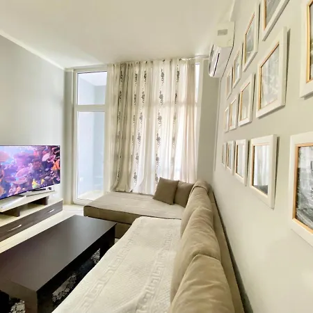 Collection Komuna E Parisit Private Parking Lejlighed Tirana