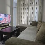 Collection Komuna E Parisit Private Parking Apartmán *
