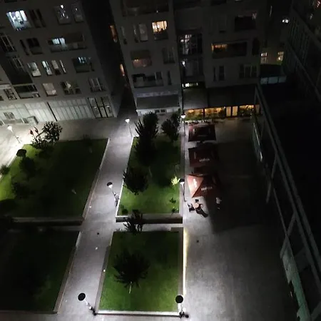 Pleasing Place With Free Parking On Site In Komuna E Parisit *