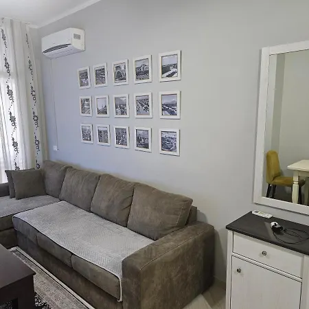 Collection Komuna E Parisit Private Parking