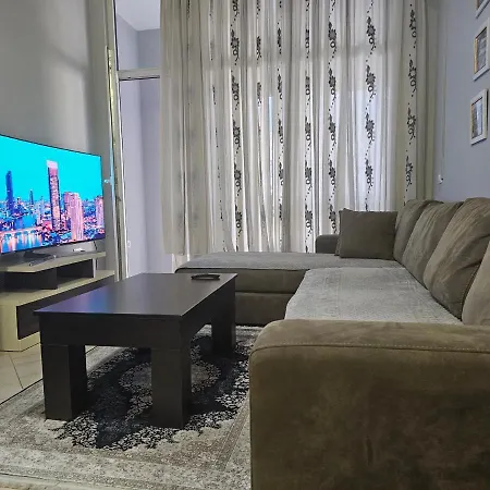 Pleasing Place With Free Parking On Site In Komuna E Parisit Appartamento *