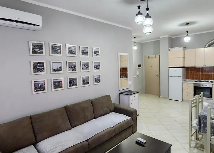 Apartament Pleasing Place With Free Parking On Site In Komuna E Parisit