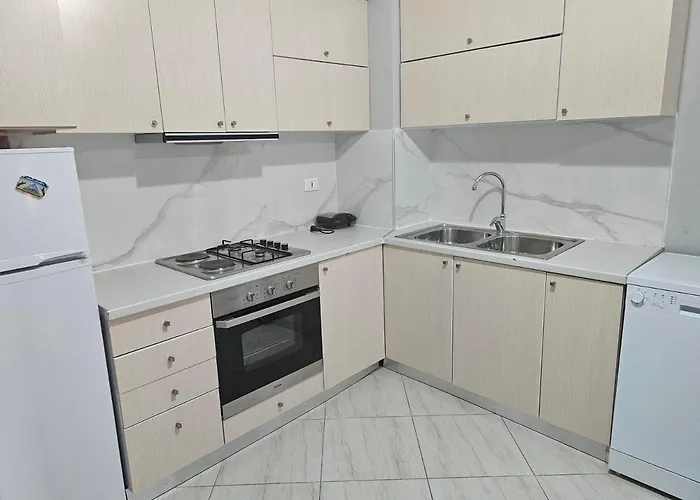 Pleasing Place With Free Parking On Site In Komuna E Parisit Appartamento *