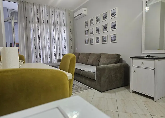 Pleasing Place With Free Parking On Site In Komuna E Parisit Apartament Tirana