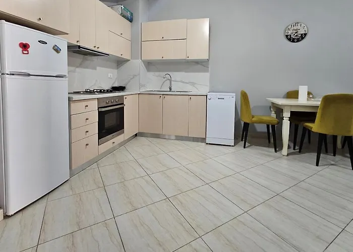 Apartamento Pleasing Place With Free Parking On Site In Komuna E Parisit Tirana