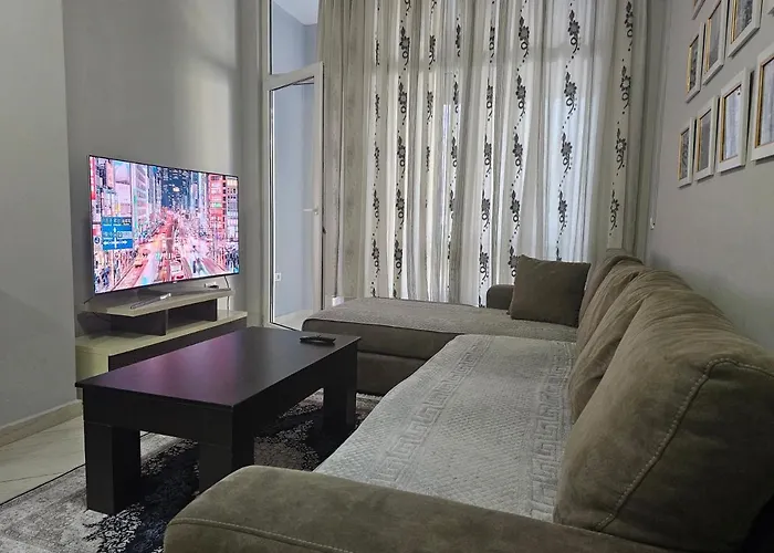 Pleasing Place With Free Parking On Site In Komuna E Parisit Apartament *