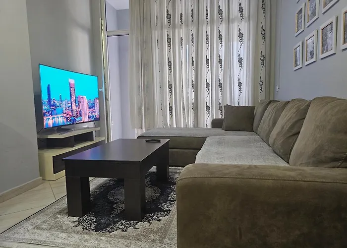 Pleasing Place With Free Parking On Site In Komuna E Parisit Appartamento *